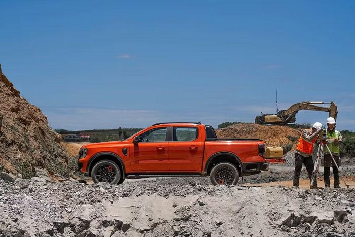 Phiên bản Ford Ranger Wildtrak V6 3.0L mới - Ảnh: FVL