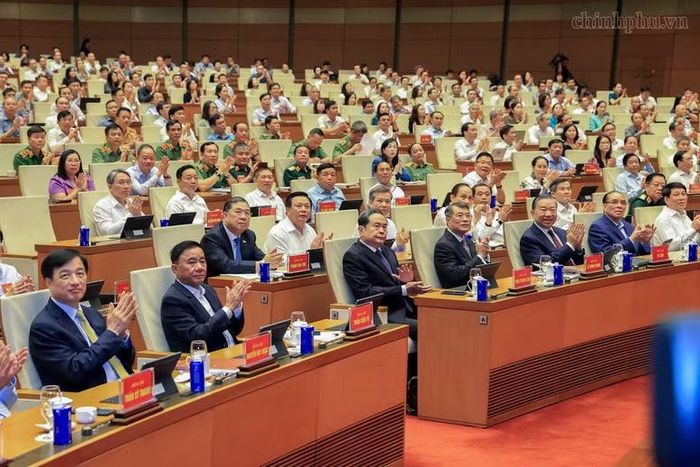 Tổng Bí thư, Chủ tịch nước Tô Lâm cùng các đồng chí lãnh đạo, nguyên lãnh đạo Đảng, Nhà nước và các đại biểu tham dự Hội nghị tại điểm cầu Hà Nội - Ảnh: CP