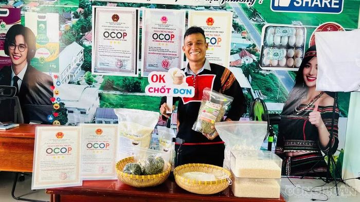 Được cán bộ đồng hành, nông dân tự tin bước vào thị trường số