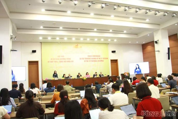Toàn cảnh phiên họp.