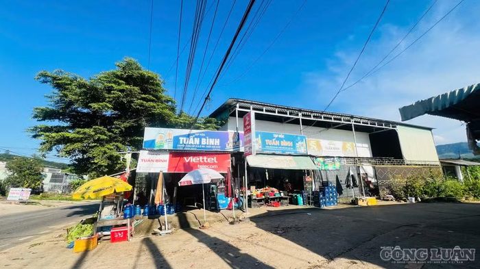 Một trong 3 hộ dân chưa đồng ý di dời tài sản, trả lại đất công cho Nhà nước