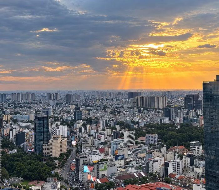 Ngày 17/10, TP. HCM có nắng gián đoạn về sáng và trưa. Ảnh: Thảo Vân.