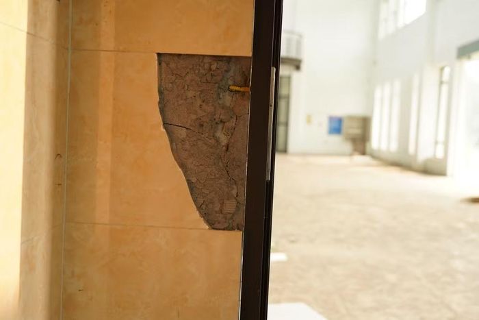 Một số hạng mục đã hư hỏng dù chưa sử dụng có thể gây lãng phí đầu tư.