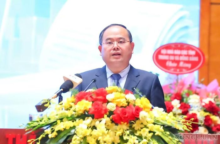 Ông Quản Minh Cường, Ủy viên Ban Chấp hành Trung ương Đảng, Bí thư Thành ủy, Trưởng Đoàn đại biểu Quốc hội thành phố Quảng Ninh, phát biểu chỉ đạo đại hội. Ảnh: Sơn Hải.