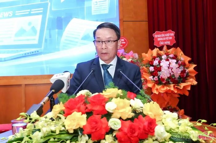 Ông Nguyễn Đức Lợi, Phó Chủ tịch Thường trực Hội Nhà báo Việt Nam, phát biểu bế mạc đại hội. Ảnh: Sơn Hải.