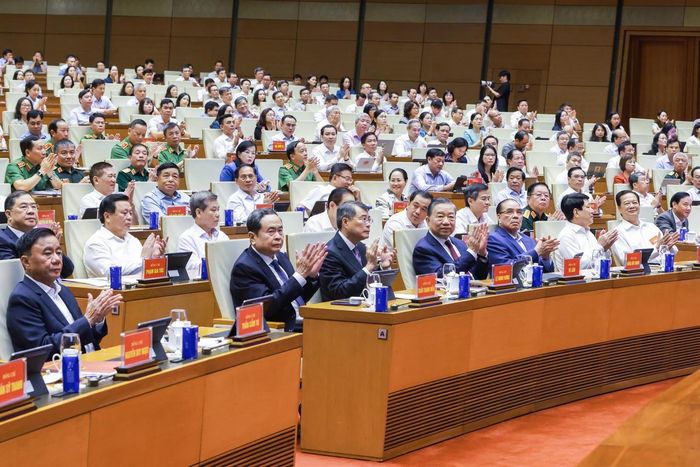 Tổng Bí thư, Chủ tịch nước Tô Lâm và các đại biểu dự hội nghị tại điểm cầu Phòng họp Diên Hồng, Nhà Quốc hội (Hà Nội). Ảnh: Vân Anh