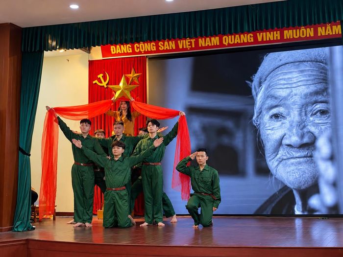 Hình ảnh Bà mẹ Việt Nam anh hùng đã chạm đến trái tim người xem. (Ảnh: PV)