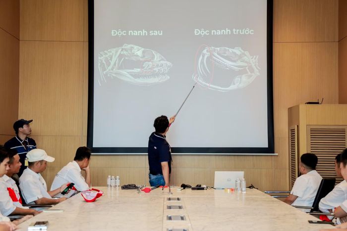 Nguyễn Minh Phú và các buổi thuyết giảng, phổ biến kiến thức về cách "chung sống hòa bình", vừa an toàn cho con người, vừa bảo tồn được các loài rắn quý.