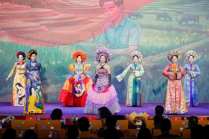 Đối với phụ nữ Công an Thủ đô, hoạt động này tạo thêm không gian để phát huy năng khiếu, sự sáng tạo và tinh thần tập thể.