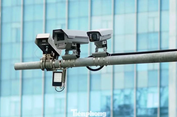 Hệ thống camera AI giám sát trên các tuyến phố.