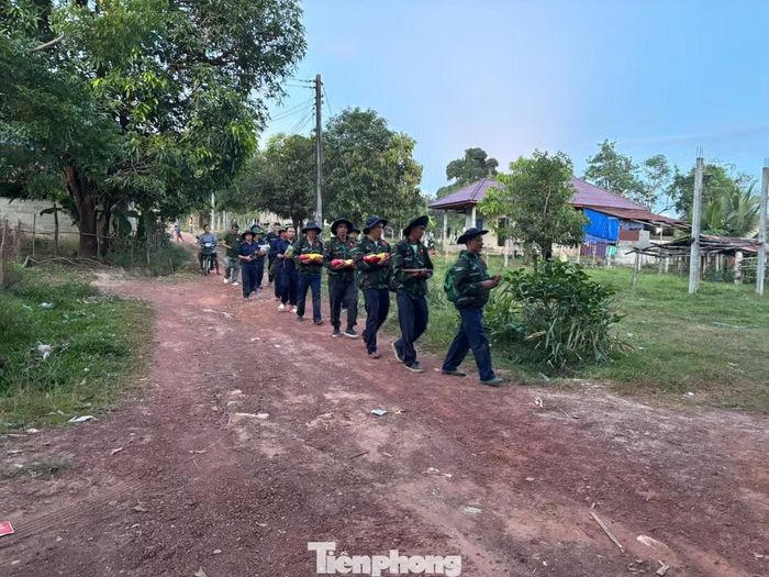Tại khu vực bản Phôn Hôm, Đội Quy tập đã tìm thấy 7 hài cốt liệt.