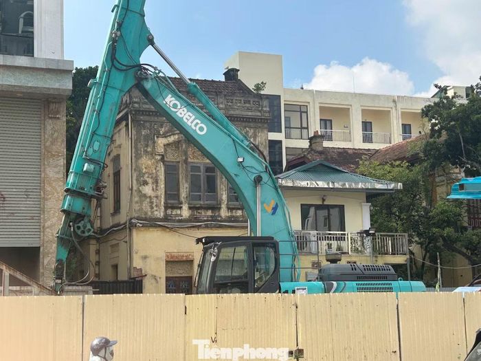 Theo bản án, do được cựu lãnh đạo tỉnh ưu ái, Công ty AIC trúng 16 gói thầu trang thiết bị y tế và xây lắp tại dự án Bệnh viện Đa khoa tỉnh Đồng Nai với tổng số tiền hơn 665,7 tỷ đồng. Qua đó hưởng lợi trái pháp luật hơn 148 tỷ đồng, gây thiệt hại đặc biệt nghiêm trọng tài sản Nhà nước.
