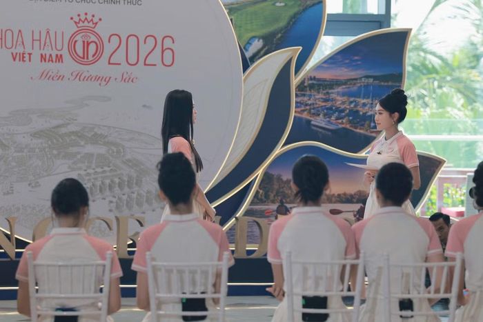 Qua 12 chủ đề, phần thi là cơ hội để Top 25 bộc lộ cá tính và khả năng tư duy. Bản lĩnh của thí sinh được thử thách ở cả cách bảo vệ quan điểm, tiếp nhận phản biện và giữ thái độ tôn trọng khi người đối diện có cách nhìn khác mình.