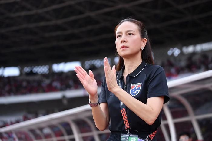 Madam Pang nhận nhiều chỉ trích từ CĐV.