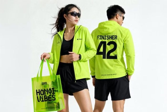 Áo khoác dành cho Finisher lần đầu xuất hiện tại VPBank Hanoi International Marathon.