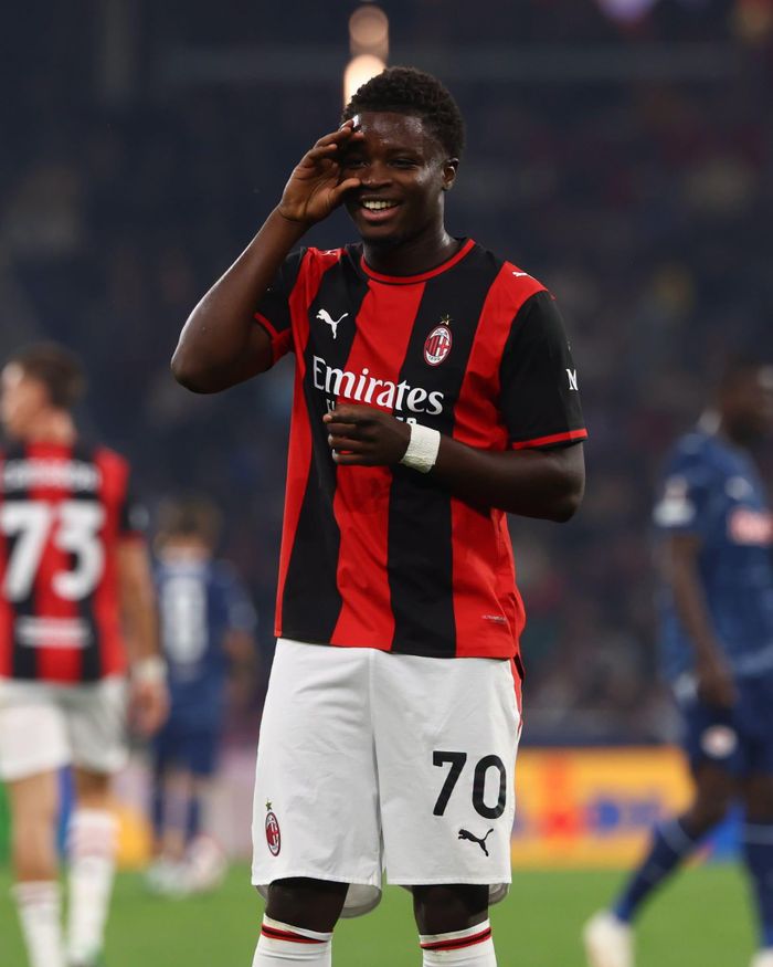 Alphadjo Cisse chói sáng với cú hat-trick cho AC Milan - Ảnh: UEFA