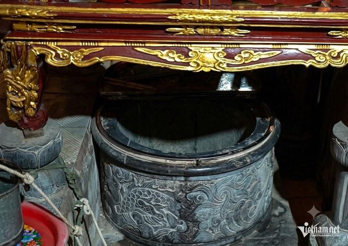 Giếng ở quán Linh Tiên (Hà Nội).