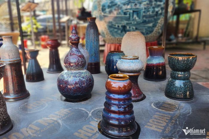 Nghề gốm Kim Lan được trao truyền qua nhiều thế hệ.