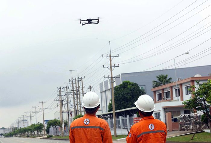 Ứng dụng thiết bị bay không người lái (UAV) trong kiểm tra hành lang lưới điện