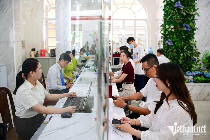 Trung ương yêu cầu hoàn thiện thể chế, pháp luật, tạo chuyển biến thực chất trong tổ chức thực thi. Ảnh: Nguyễn Huế