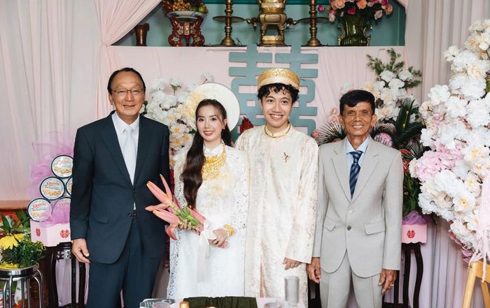 Chú rể dành hết tiền tiết kiệm mua sính lễ cho cô dâu 