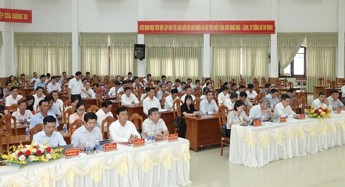 Các đại biểu dự hội nghị