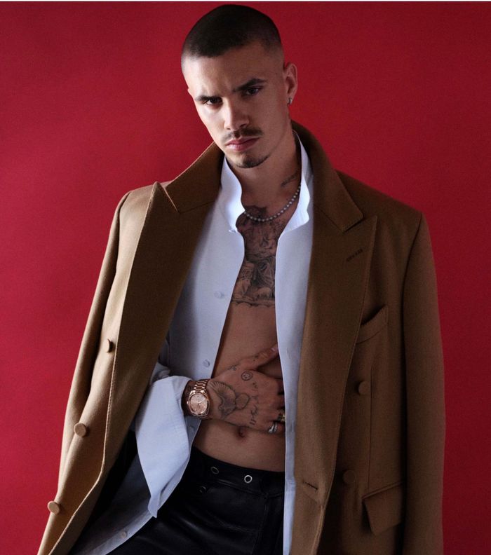 Romeo Beckham là người mẫu nam đắt giá hiện nay. Ảnh: V Magazine