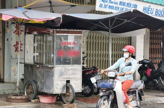 Tiệm bánh mì B.Đ. đã tạm ngừng hoạt động sau vụ nghi ngộ độc thực phẩm khiến 175 người nhập viện. Ảnh: N.T