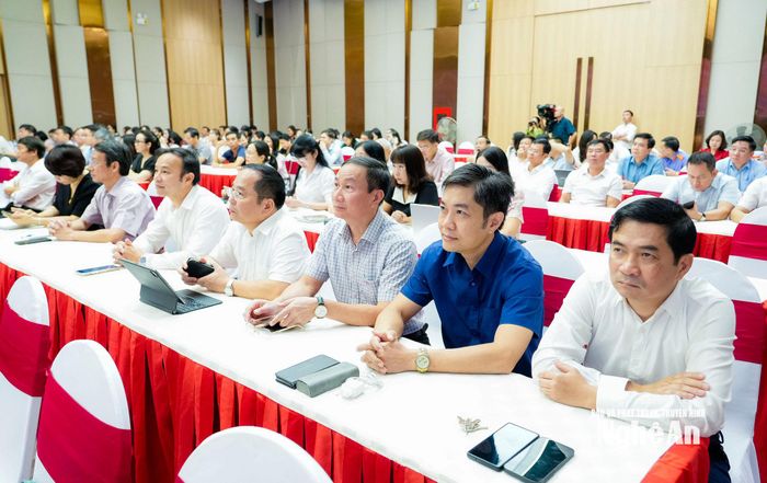 Các đại biểu dự hội nghị tại điểm cầu tỉnh Nghệ An. Ảnh: Phạm Bằng