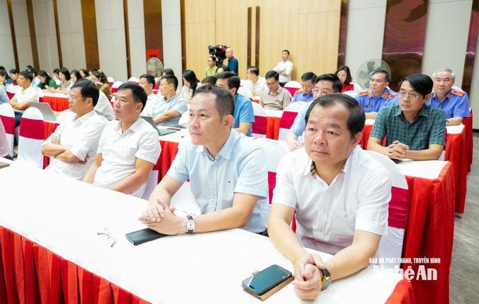 Các đại biểu dự hội nghị tại điểm cầu tỉnh Nghệ An. Ảnh: Phạm Bằng