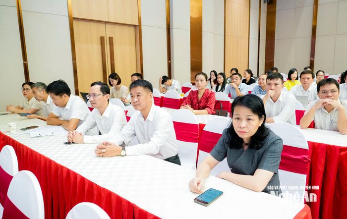 Các đại biểu dự hội nghị tại điểm cầu tỉnh Nghệ An. Ảnh: Phạm Bằng