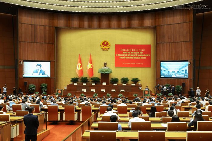 Hội nghị toàn quốc nghiên cứu, học tập, quán triệt và triển khai thực hiện Nghị quyết Hội nghị lần thứ tư Ban Chấp hành Trung ương Đảng khóa XIV. Ảnh: Chinhphu.vn/Nhật Bắc
