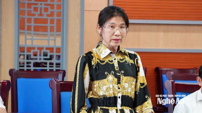 Đồng chí Lô Thị Kim Ngân - Trưởng Ban Dân tộc HĐND tỉnh phát biểu. Ảnh: Hoàng Bá