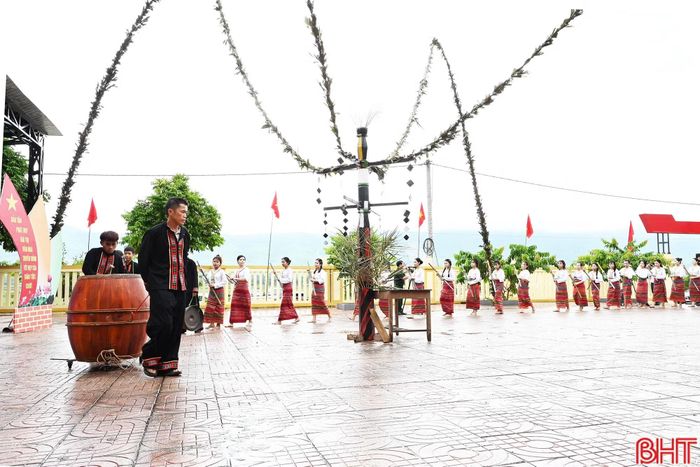 Các thôn, tổ dân phố có thể lồng ghép với Ngày hội Đại đoàn kết toàn dân tộc và sinh hoạt cộng đồng, bảo đảm Nhân dân trực tiếp tham gia, sáng tạo và thụ hưởng.