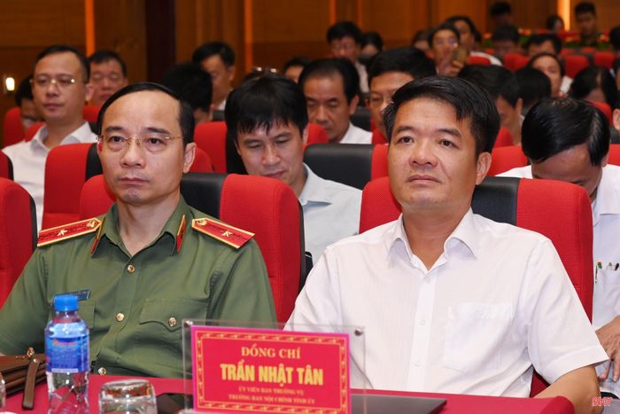 Đại biểu tham dự tại điểm cầu Hà Tĩnh.
