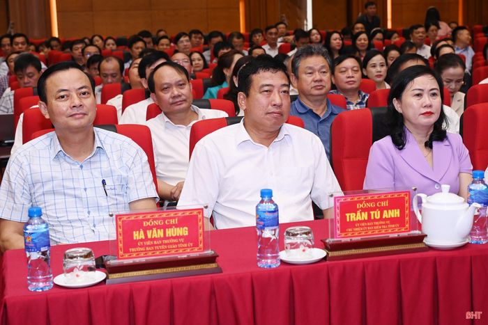 Đại biểu tham dự tại điểm cầu Hà Tĩnh.