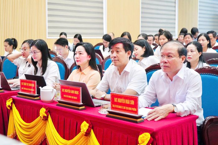 Đại biểu tại phường Sông Trí tiếp thu phát biểu kết luận của Tổng Bí thư, Chủ tịch nước Tô Lâm.