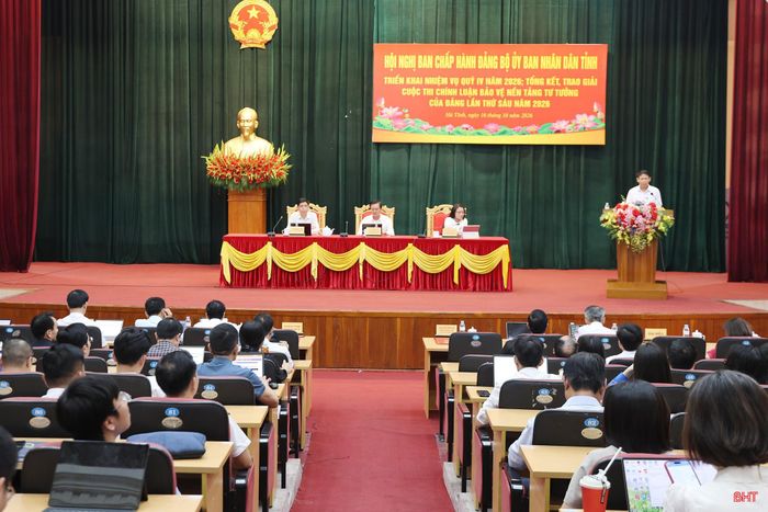 Toàn cảnh hội nghị.