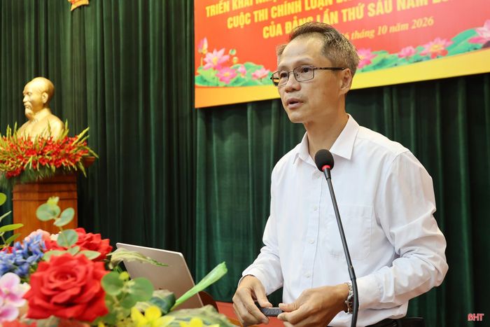 Phó Trưởng ban Tuyên giáo Tỉnh uỷ Lê Văn Khánh quán triệt chuyên đề thông tin về tình hình thời sự quốc tế, trong nước.