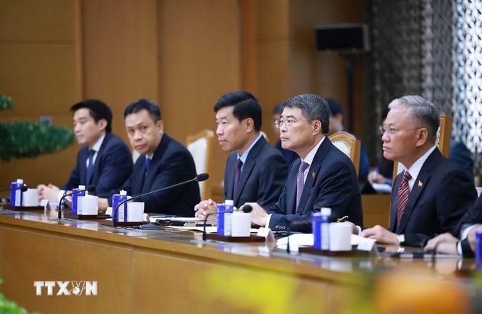 Thủ tướng Lê Minh Hưng tiếp ông Tan Sri Tengku Muhammad Taufik, Chủ tịch kiêm Tổng Giám đốc Tập đoàn Dầu khí Quốc gia Malaysia (PETRONAS). (Ảnh: Dương Giang/TTXVN)