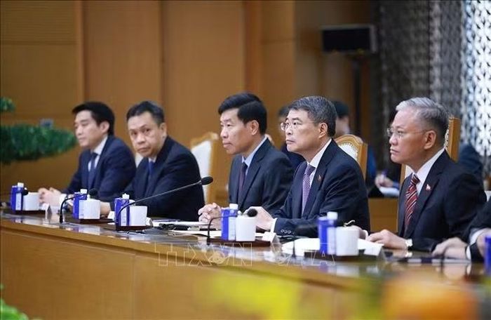 Thủ tướng Lê Minh Hưng tiếp ông Tan Sri Tengku Muhammad Taufik, Chủ tịch kiêm Tổng Giám đốc Tập đoàn Dầu khí Quốc gia Malaysia (PETRONAS). Ảnh: Dương Giang/TTXVN