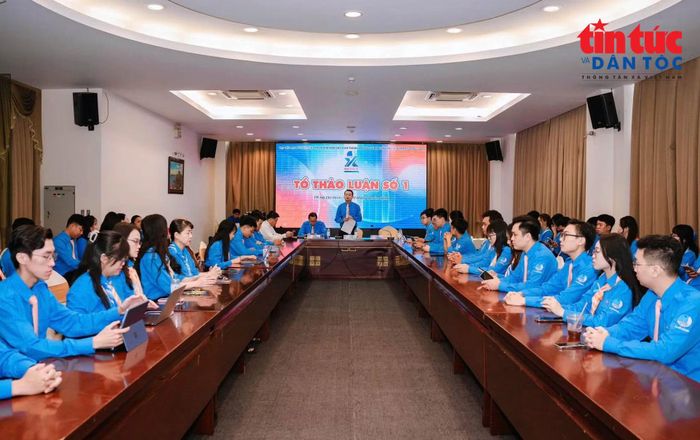 Các hội viên thanh niên cùng thảo luận đưa ra giải pháp đổi mới công tác thực hiện hoạt động Hội LHTN Việt Nam TP Hồ Chí Minh nhiệm kỳ 2026 - 2031.
