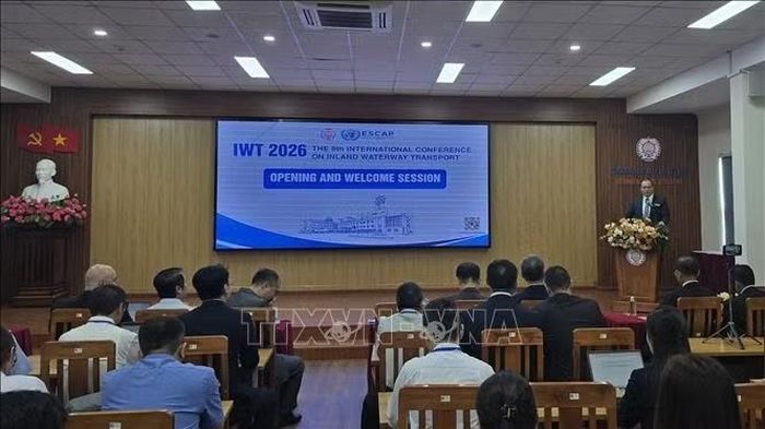 PGS.TS Nguyễn Minh Đức, Phó Hiệu trưởng Trường Đại học hàng hải Việt Nam phát biểu.