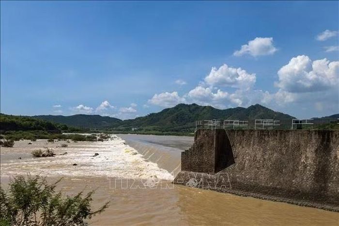Đập Đồng Cam trên sông Ba là công trình thủy lợi quan trọng phục vụ sản xuất nông nghiệp ở đồng bằng Tuy Hòa. Công tác theo dõi diễn biến nguồn nước và chủ động phương án ứng phó trong mùa mưa lũ có ý nghĩa đối với các khu vực hạ lưu.