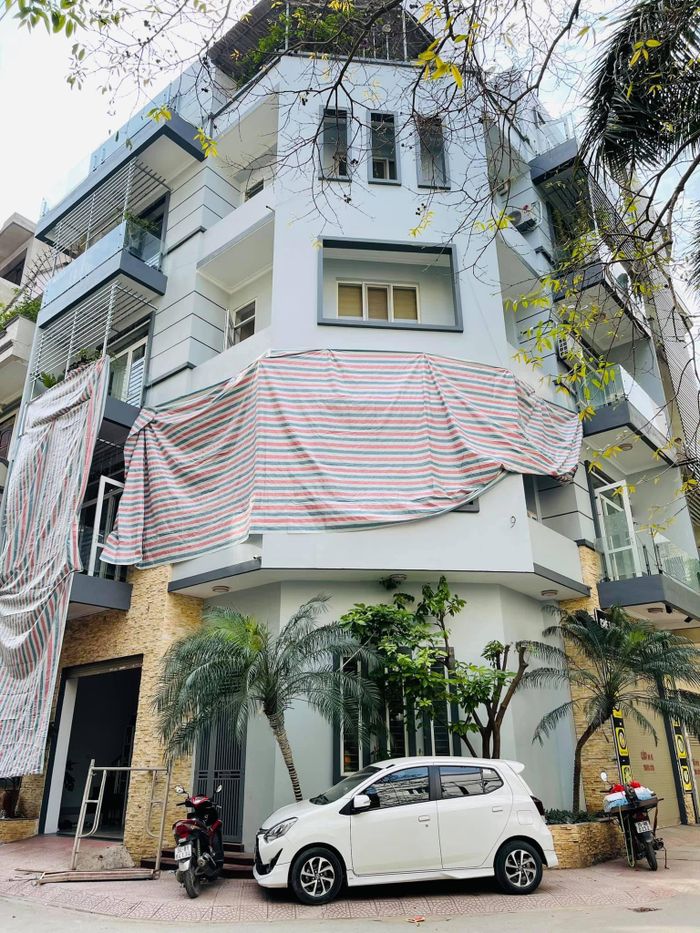 Mặt trước của căn biệt thự.