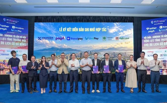 Loạt biên bản ghi nhớ được ký kết tại hội thảo nhằm thúc đẩy phát triển du lịch số Đà Nẵng. Ảnh X.