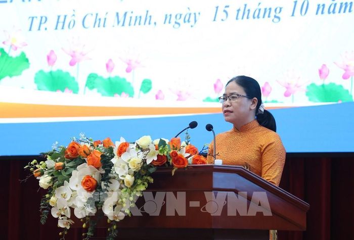 Bà Nguyễn Thị Tuyết Minh, Phó Bí thư Đảng ủy Mặt trận Tổ quốc và các đoàn thể TP. Hồ Chí Minh, phát biểu chỉ đạo tại Đại hội. Ảnh: Hồng Đạt - TTXVN