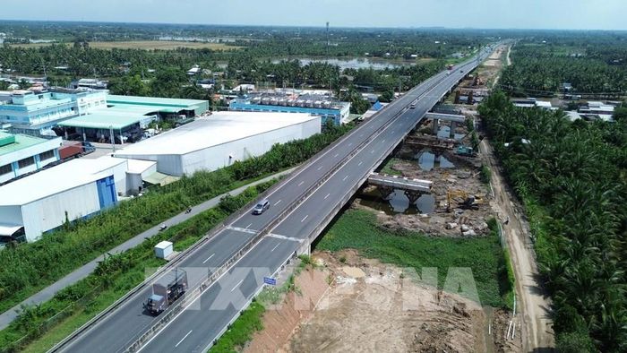 Đến nay, khối lượng thi công dự án đạt khoảng 10% giá trị hợp đồng. Ảnh: Công Trí - TTXVN