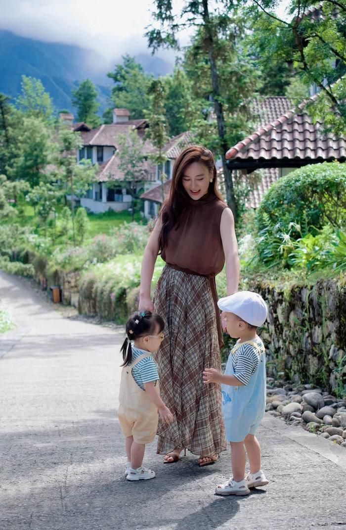 Diễn viên Phương Oanh đang tận hưởng cuộc sống bình dị hạnh phúc cùng hai con nhỏ.