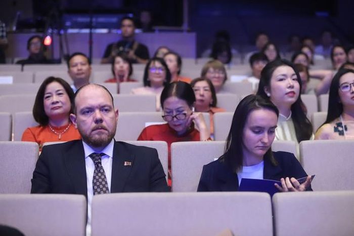 Các đại biểu dự lễ phát động Cuộc thi